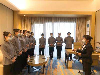 服務(wù)黨代會 學(xué)子展風(fēng)采